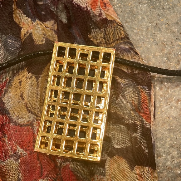 A beautiful red jade and bronze necklace with leather chain & lobster clasp - Picture 4 of 5